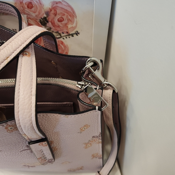 EUC Coach Charlie Carryall 28 #28246 Pebble Leather Crossbody Bag, Baby Pink - Picture 13 of 16